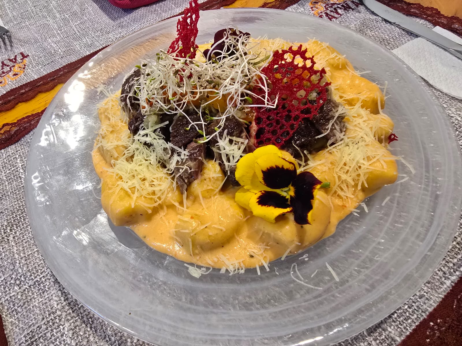Ñoquis en Crema de Rocoto